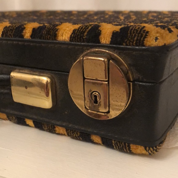 Trendy Rare Vintage Black & Mustard Briefcase🎊 - Picture 6 of 15